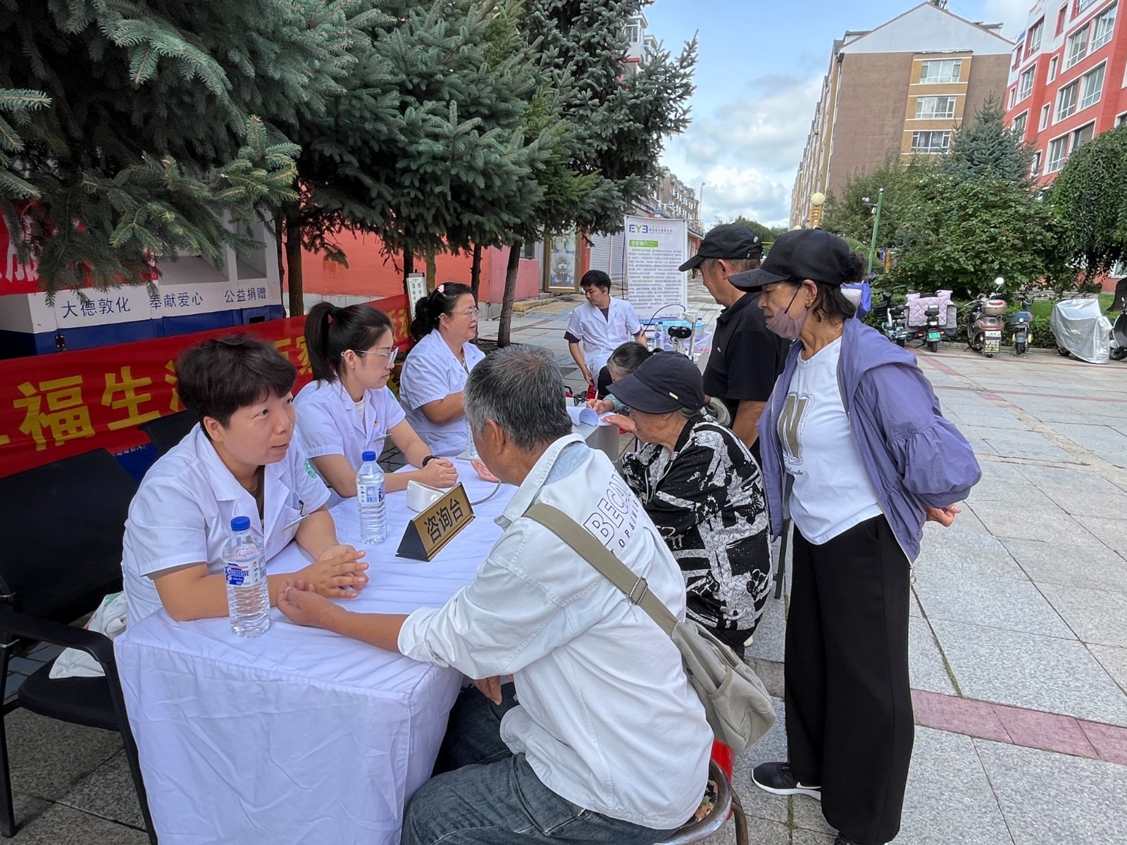 敦化市衛(wèi)生健康局：健康義診進(jìn)社區(qū) 為民...